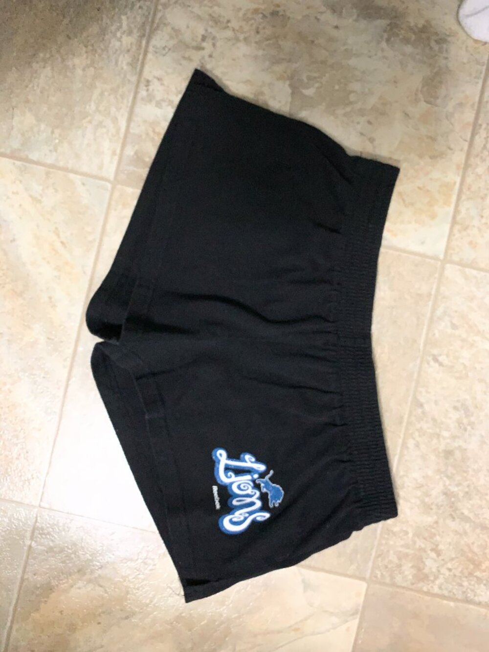low ris short shorts LIONS